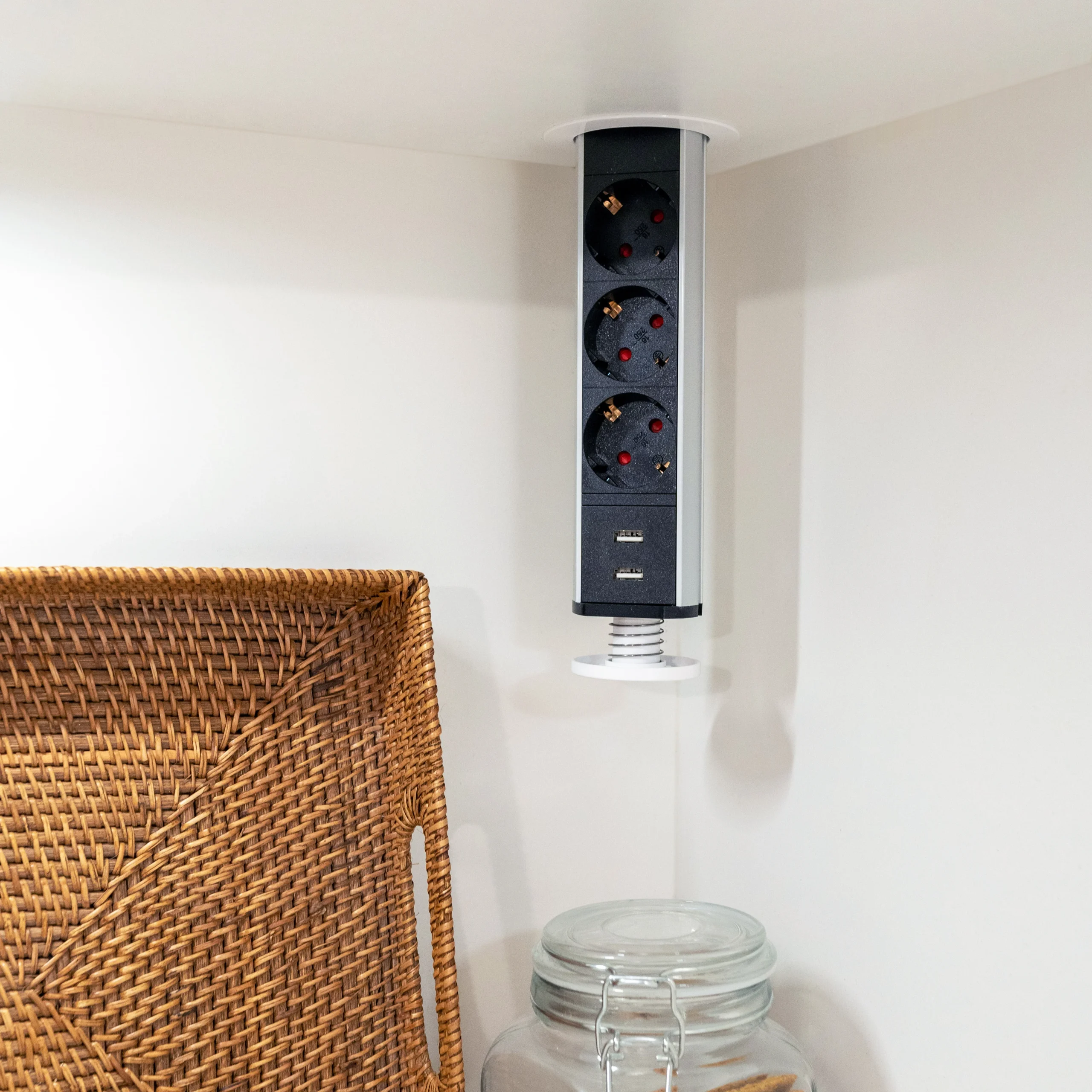 Emuca Multiconector extraíble Vertikal, 3 enchufes tipo Schuko + USB - Imagen 8
